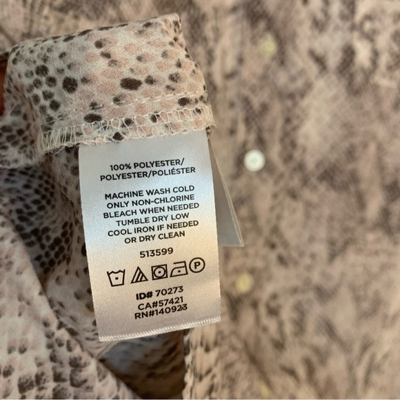 Loft Womens snake print short sleeve button up top Size small sleeveless blouse - Picture 6 of 11